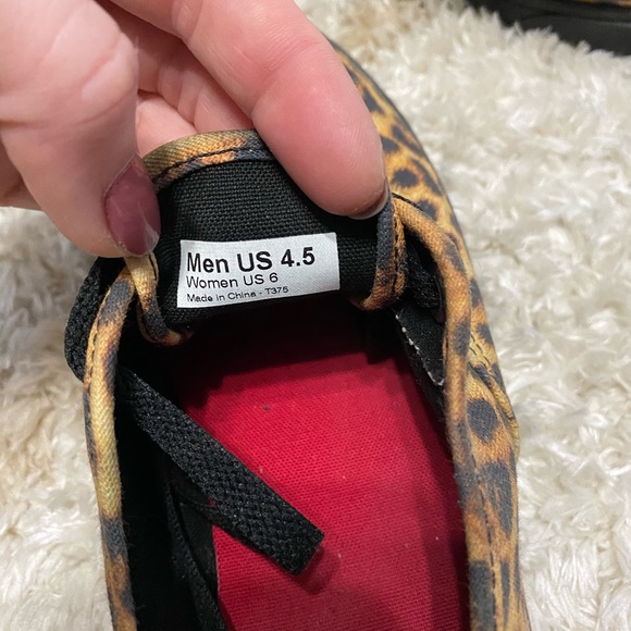 Vans women’s size 6 - Picture 2 of 3